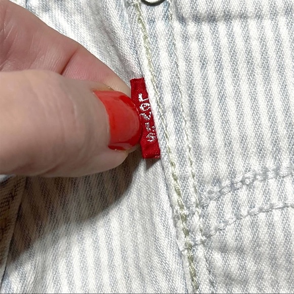 Levi’s Shorty Shorts Lightwash Striped - Picture 5 of 10